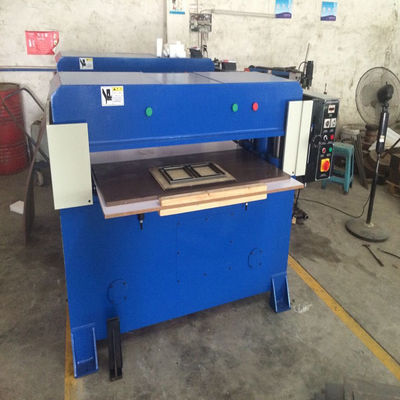112000mm 2 abrasive pad Hydraulic Die Cutting Machine per la produzione di plastica a bolle